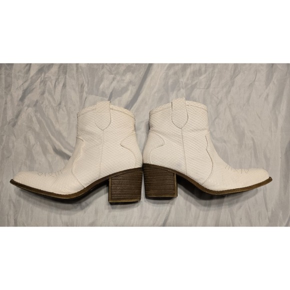Dirty Laundry Unite Western Boot White Womens 8M, Low Heel‎ Cowgirl Cute Party - Picture 5 of 8